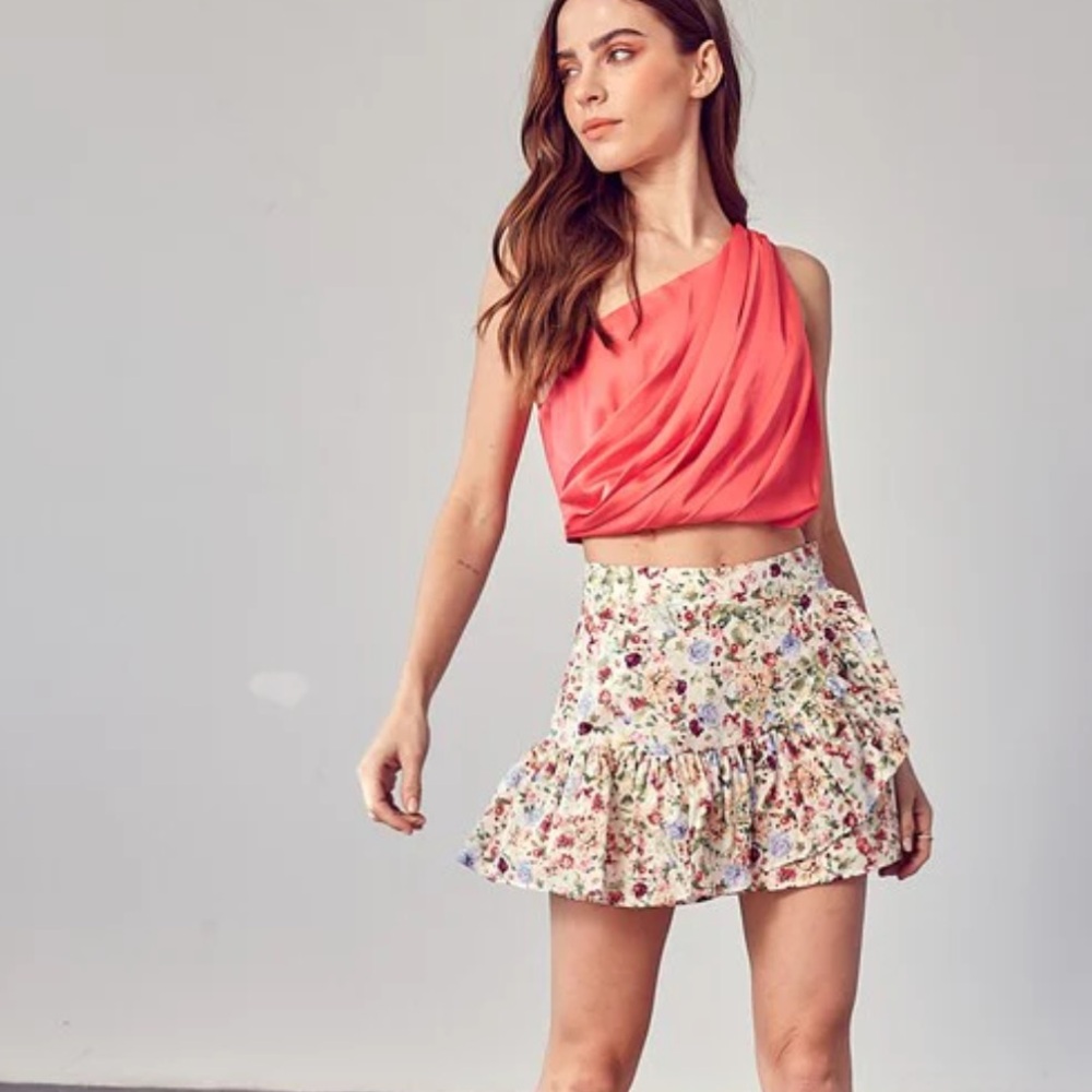 DO + BE SIZE SMALL SKORT FLORAL FLARED RUFFLE